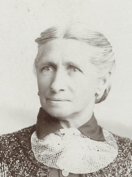 Esther Davis (1839 - 1910) Profile